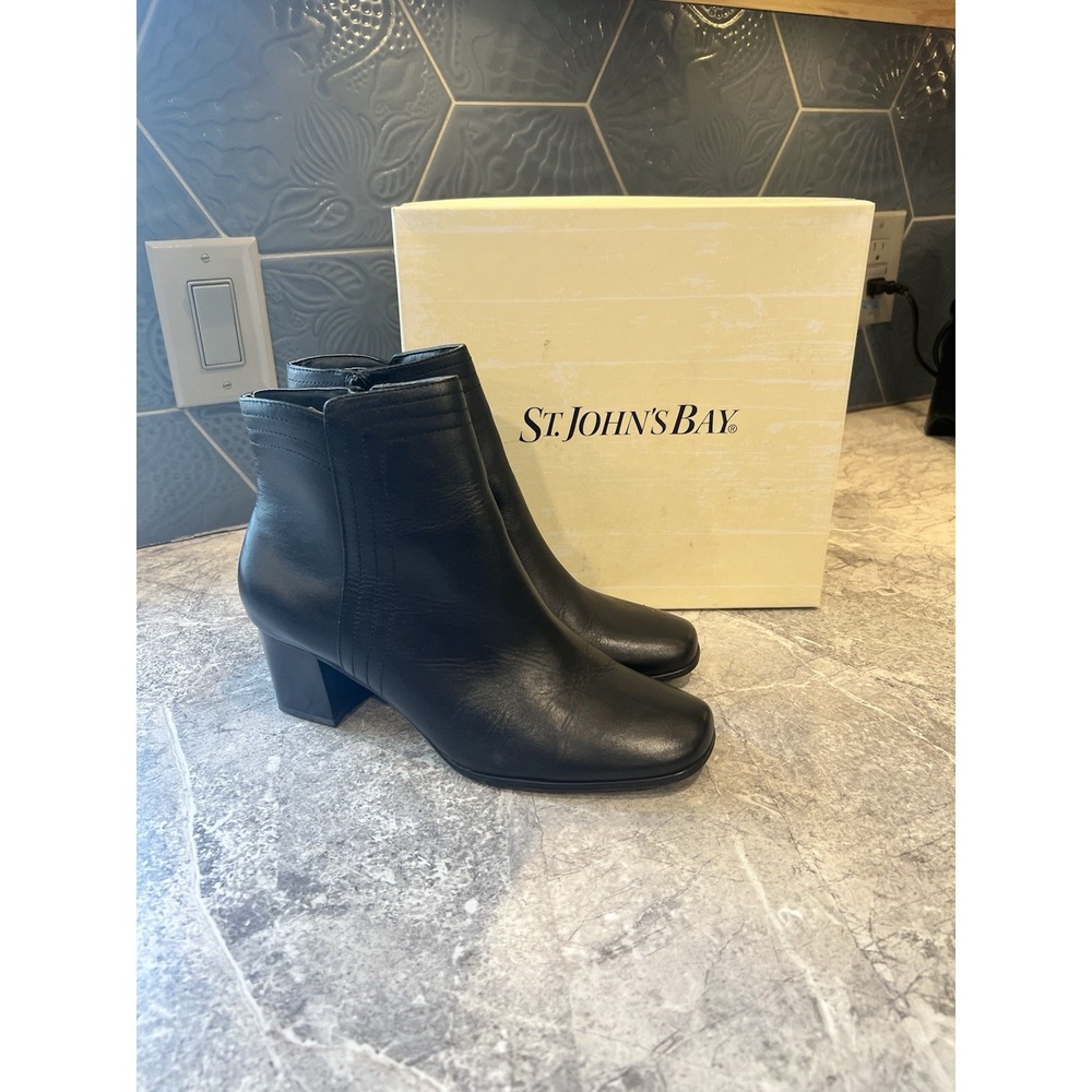 St. John's Bay Pattie Black Leather Ankle Boots Women's Size 8.5M NIB